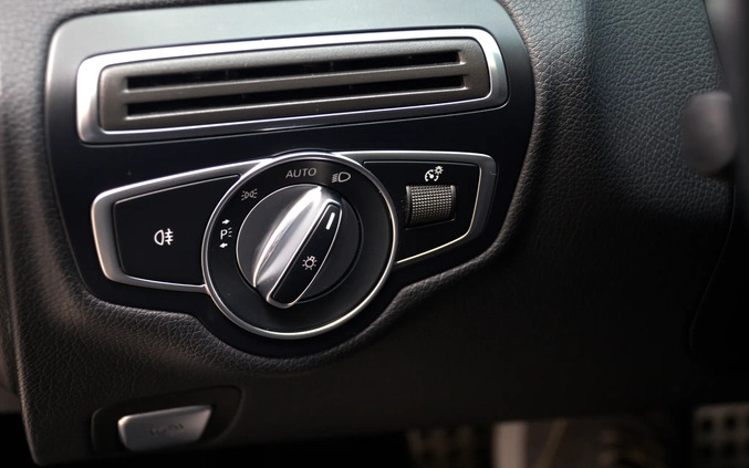 Mercedes-Benz Klasa C cena 123800 przebieg: 73000, rok produkcji 2018 z Leżajsk małe 562